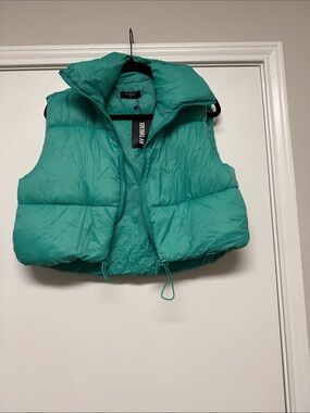 NWT: NY Threads Crop Puffer Mini Vest